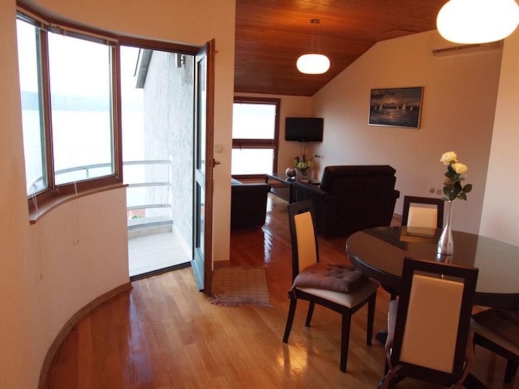 Suhi Potok Apartment Jesenice  Exterior foto